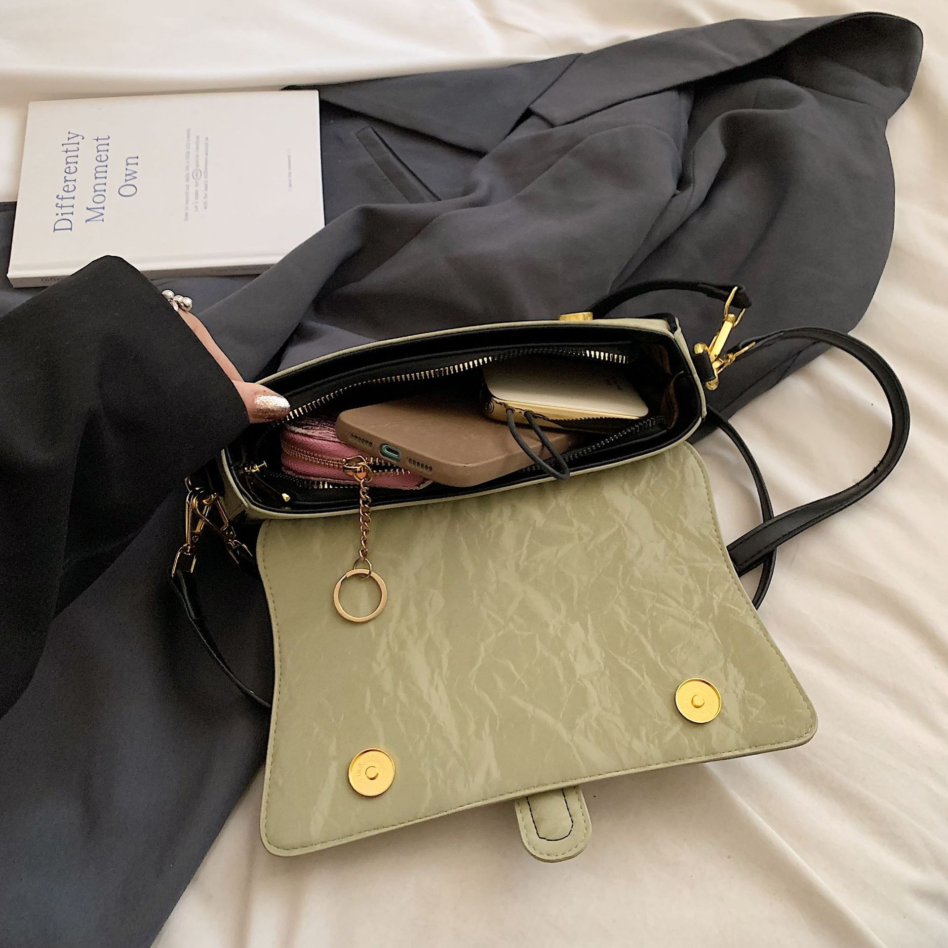 vintage charm handbag - Image 2