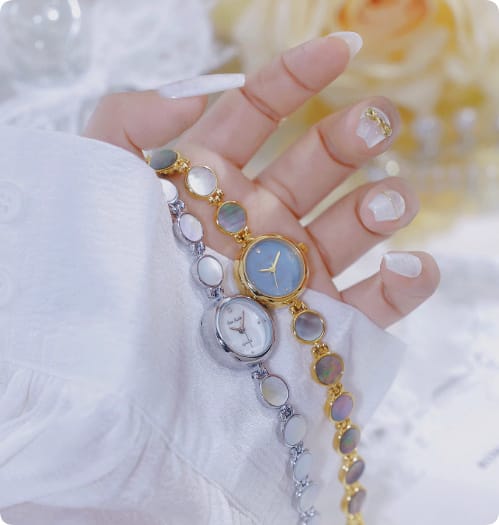 The Aurora Shell Bracelet Watch - Image 7