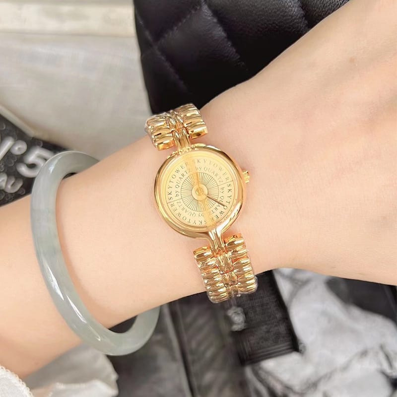 ساعة فخمة ذهبية و فضية luxury watch by jawaher
